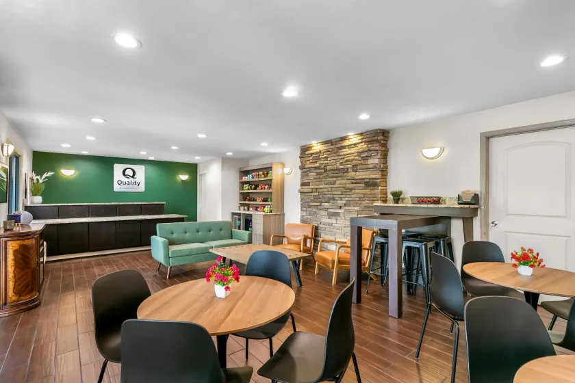 Quality Inn - Lobby