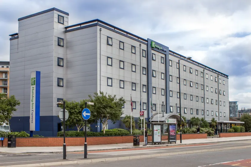 Holiday Inn Express Royal Docks by IHG - Image 1
