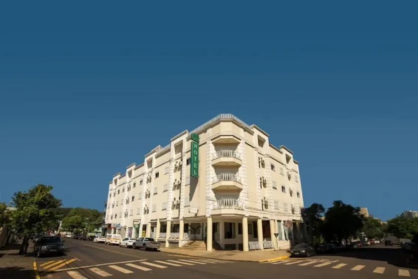 Francisco Beltrão Palace Hotel - Image 1