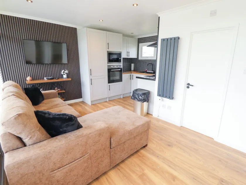 106 Cherry park - Image 1