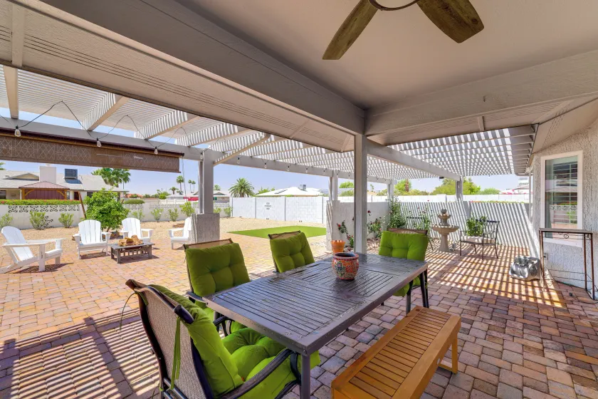 The Sun City West Guesthouse - LUXURIOUS PRIVACY - Image 1