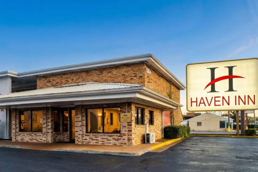 Hotel O Haven Inn Huntsville AL US 72 - Image 1