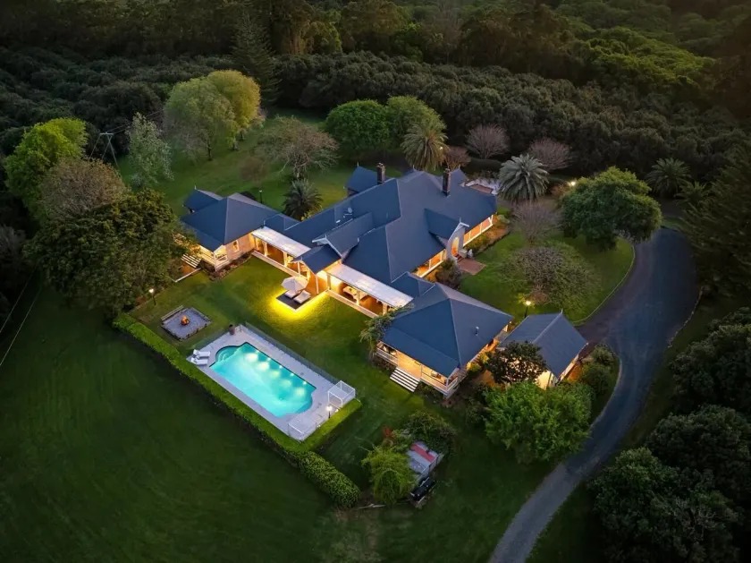 Hinterland House Bangalow - Image 1