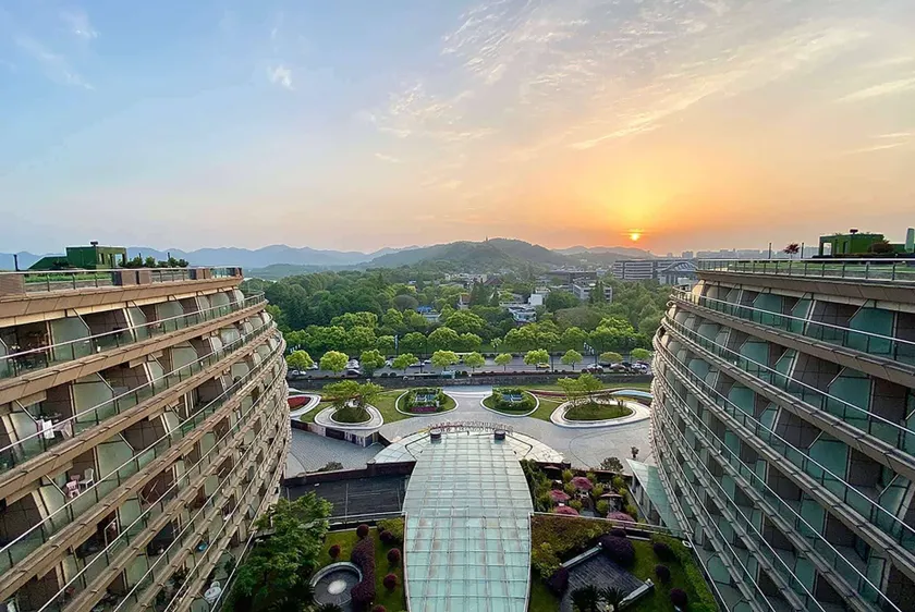 Wyndham Grand Plaza Royale Hangzhou - Image 1