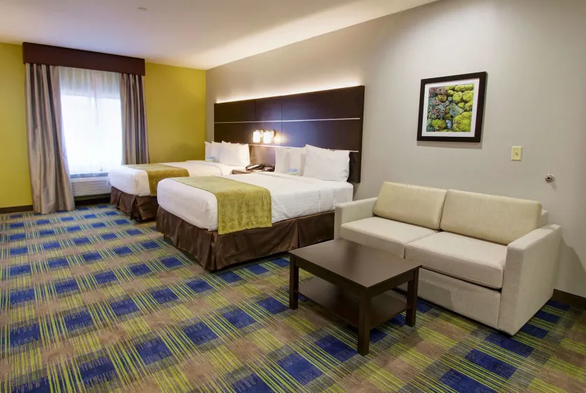 Days Inn & Suites by Wyndham Port Arthur - Image 1