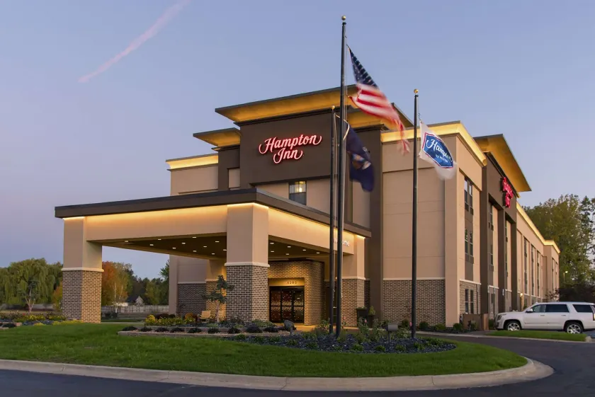 Hampton Inn Mt. Pleasant - Image 1