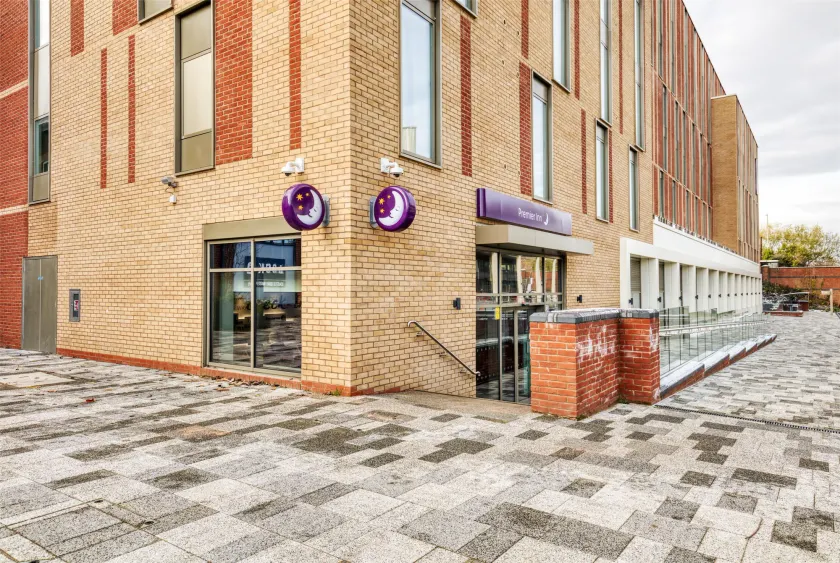 Premier Inn Banbury Town Centre - Castle Quay - Image 1