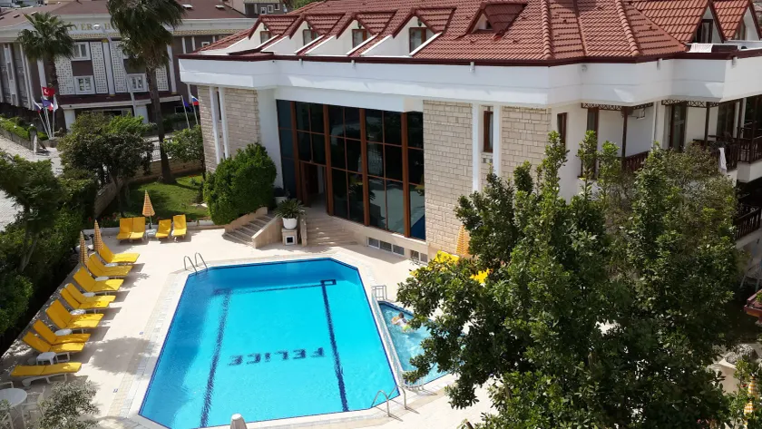 Felice Hotel - Image 1