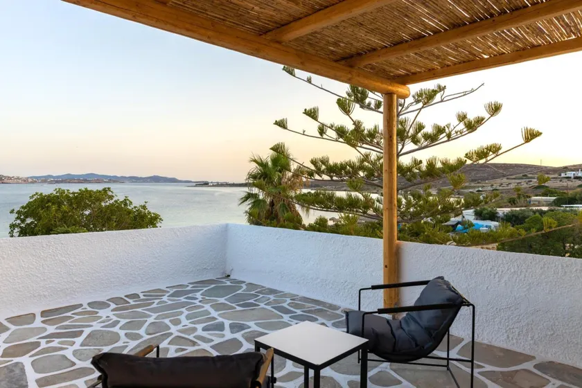 Omilos Beachfront House - Image 1