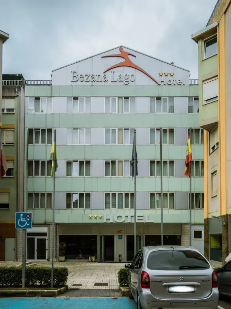 Hotel Bezana Lago - Image 1