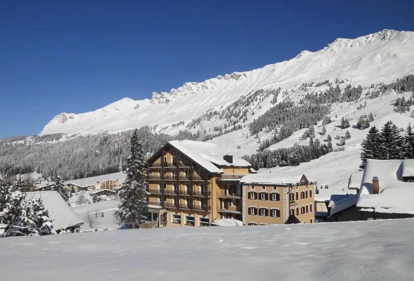 Hotel Alpina Parpan - Image 1