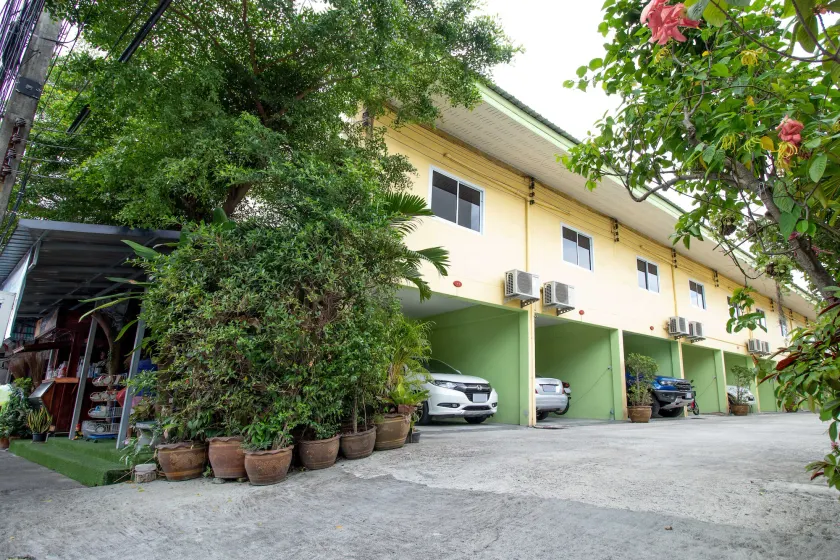 Tonrak Apartment - Image 1