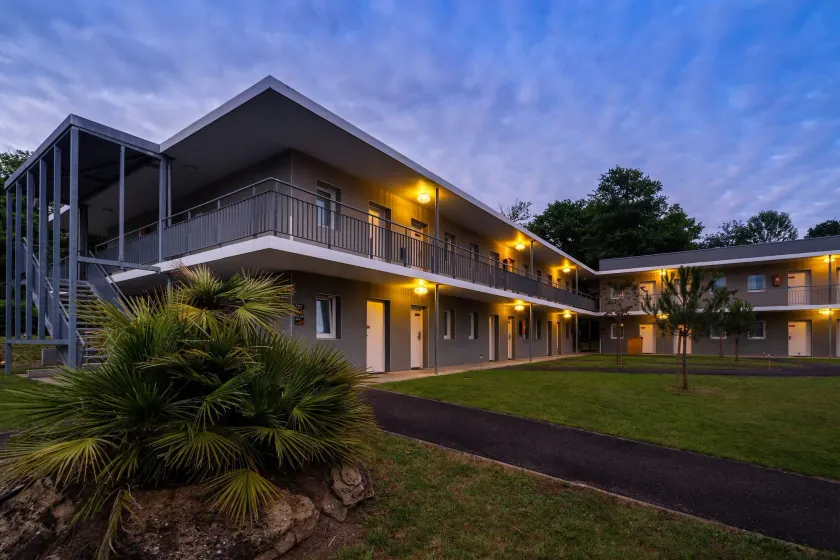 Sure Hotel by Best Western Mont-de-Marsan - Image 1