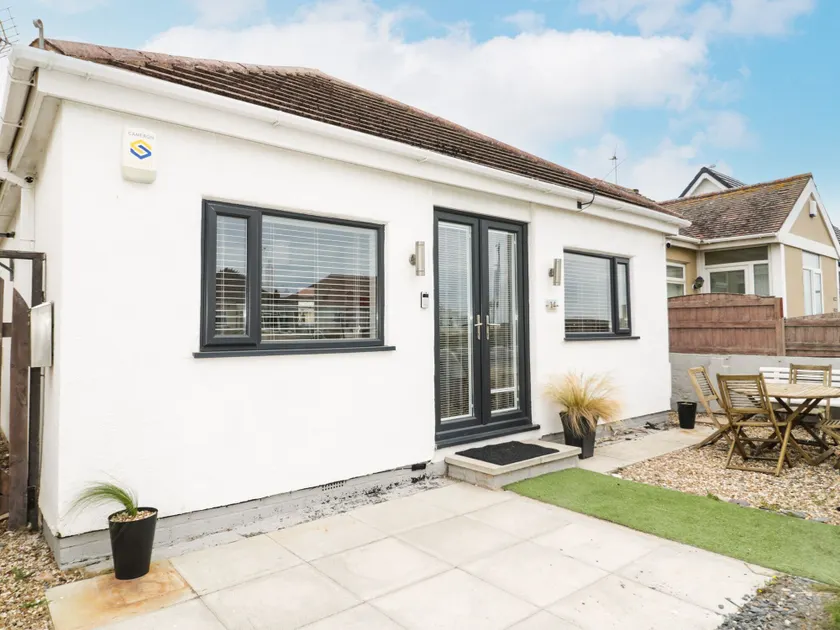 Cove House - Image 1