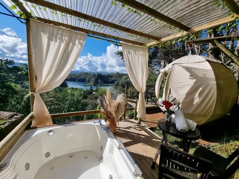 Levit Glamping - Hotel Guatapé Peñol - Image 1