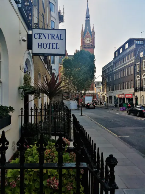 Central Hotel - Image 1