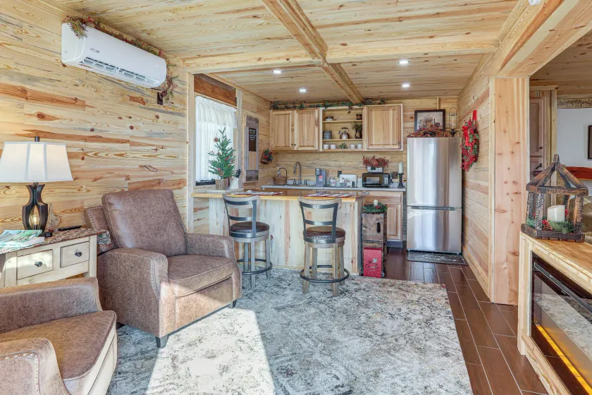 Walk to Current River: Ozarks Adventure Home! - Image 1