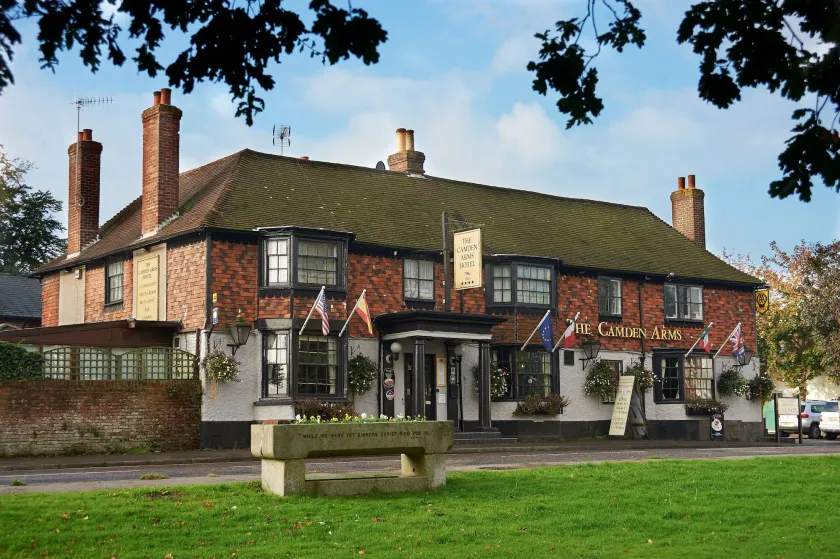 Camden Arms Hotel - Image 1
