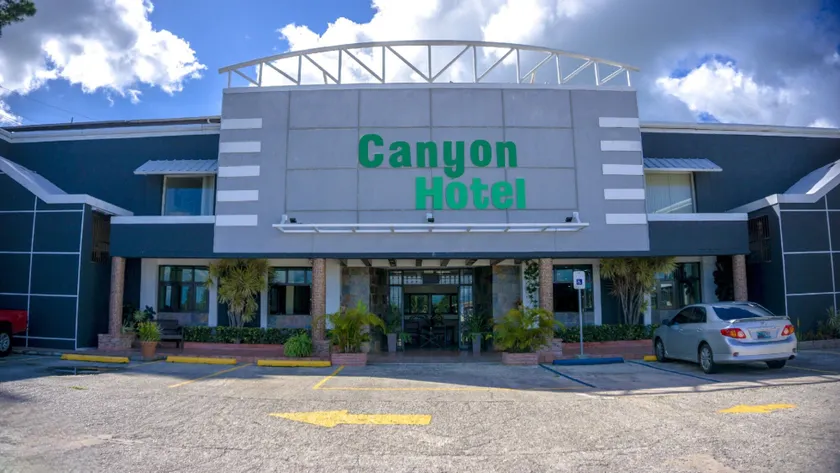 Canyon Boutique Hotel - Image 1