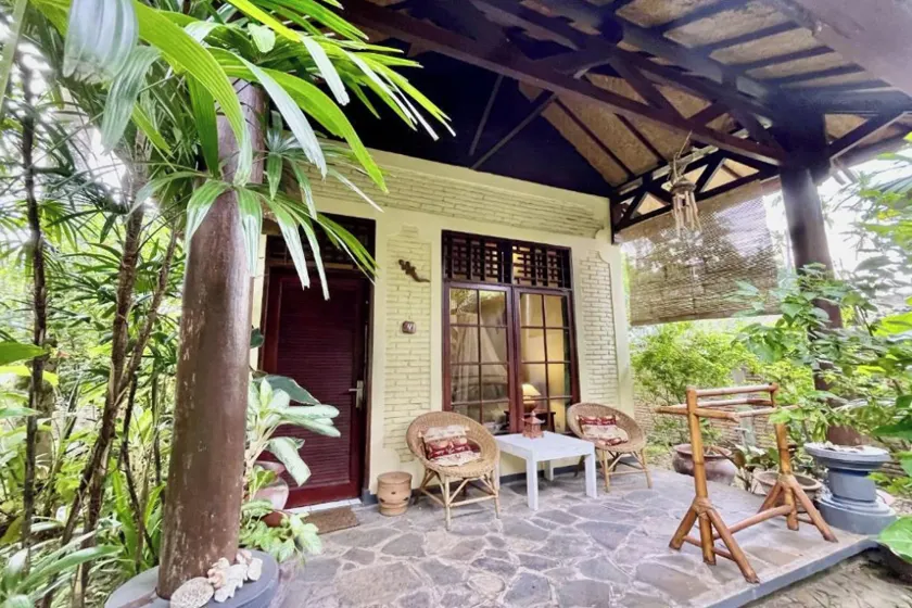 Raja's Bungalows - Image 1
