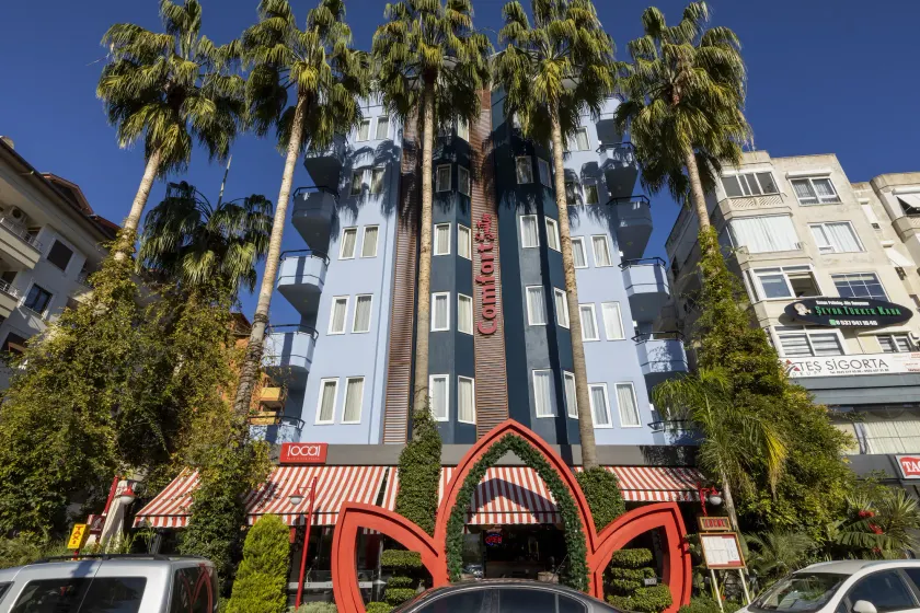 Comfort Suites - Image 1