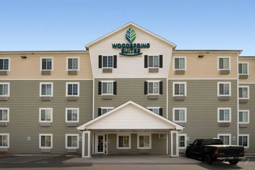 WoodSpring Suites San Antonio Fort Sam - Image 1