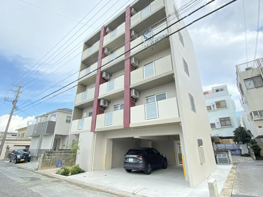 Popular Makiminato - Image 1