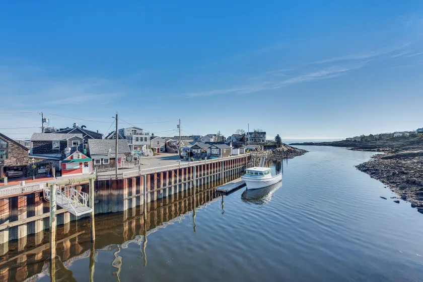 Tranquil Ogunquit Condo: Walk to Beach & Marina! - Interiör