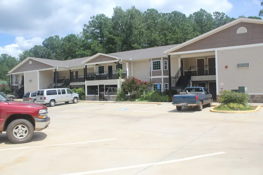 High Falls Inn & Suites - Image 1