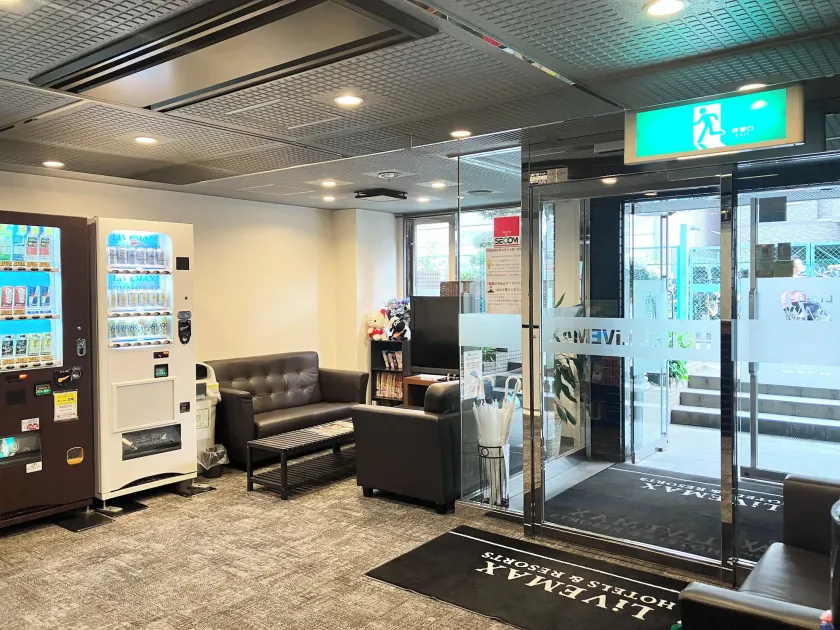 HOTEL LiVEMAX BUDGET Chofu-Ekimae - Vestíbulo