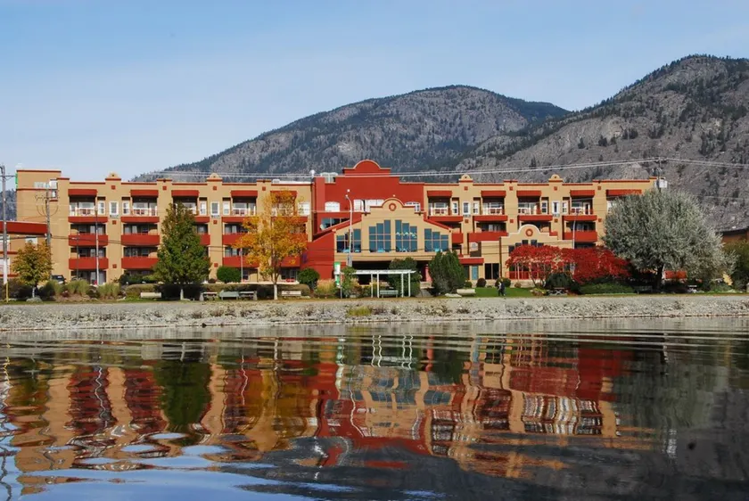 Holiday Inn Hotel & Suites Osoyoos by IHG - Image 1