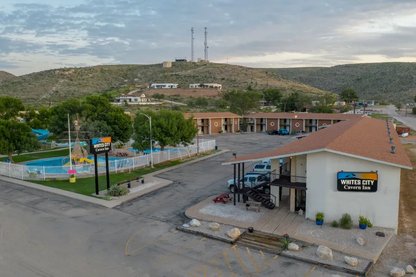 White's City Cavern Inn - Image 1