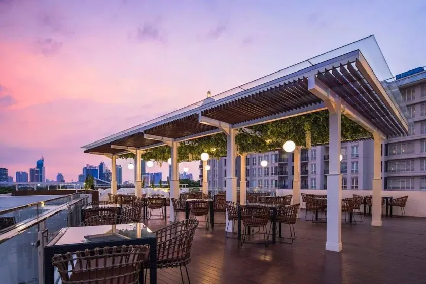 Daima Norwood Hotel - Image 1
