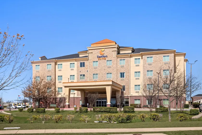 Comfort Suites Waxahachie - Dallas - Image 1