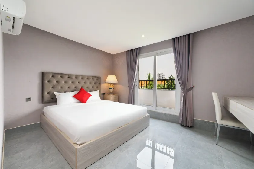 Dancentre Luxury Hotel Near SECC formerly Sunshine Garden Hotel - Image 1