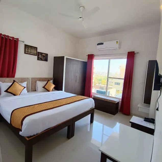 Arul's Hotel - Image 1