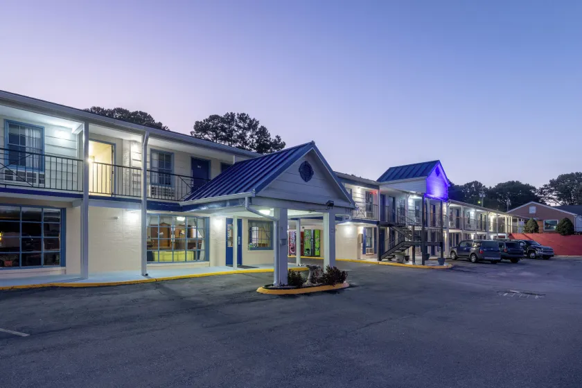 Days Inn by Wyndham Lincolnton - Image 1