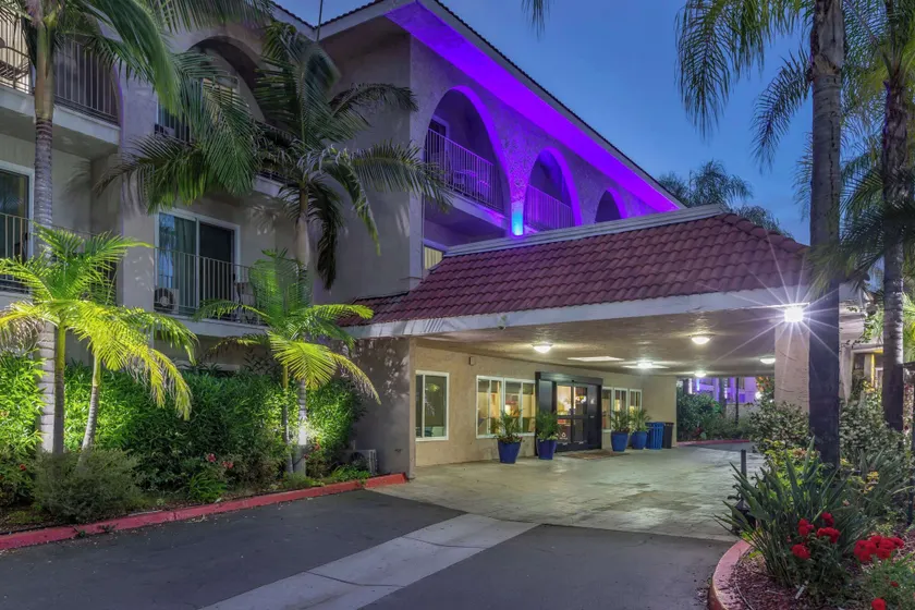 Comfort Inn Escondido San Diego North County - Image 1