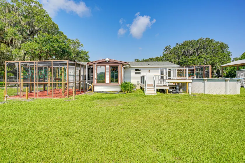 Sleep With Sloths & Lemurs! Modern Webster Home - Image 1