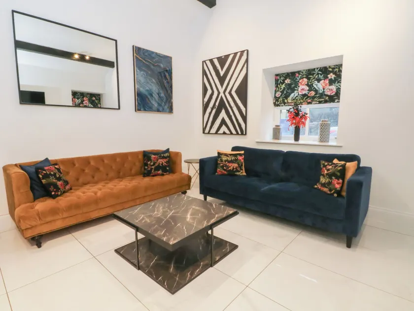 7 Holly Barn - Image 1
