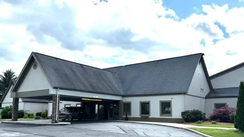 Deluxe Inn Wytheville - Image 1