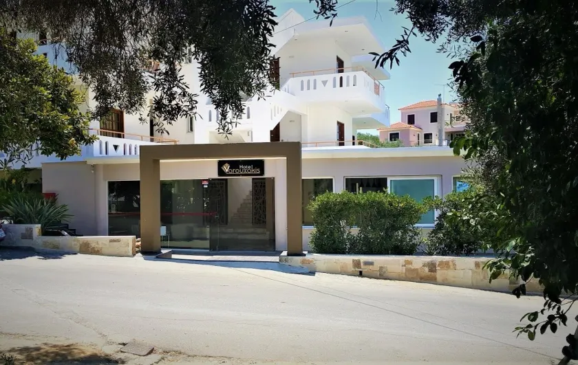 Varouxakis Hotel - Image 1