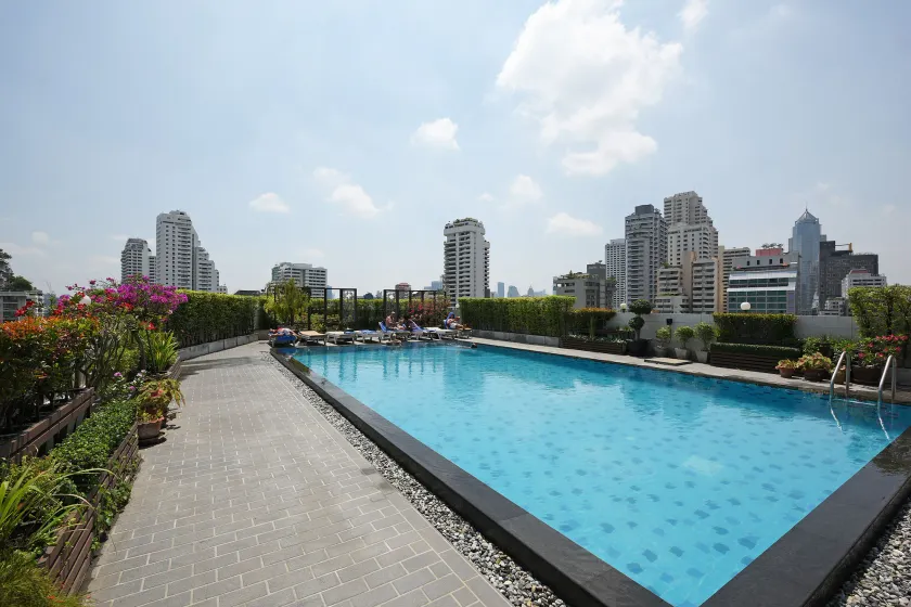 Ruamchitt Plaza Hotel - Image 1