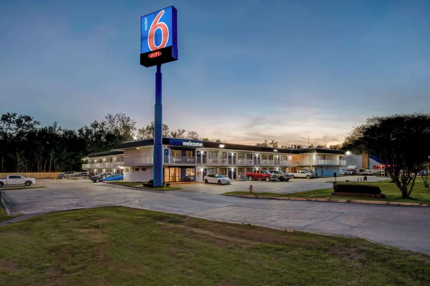 Motel 6-Port Allen, LA - Baton Rouge - Image 1