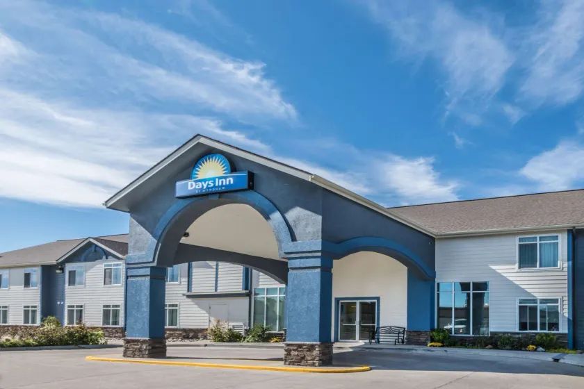 Days Inn by Wyndham Great Falls - Image 1