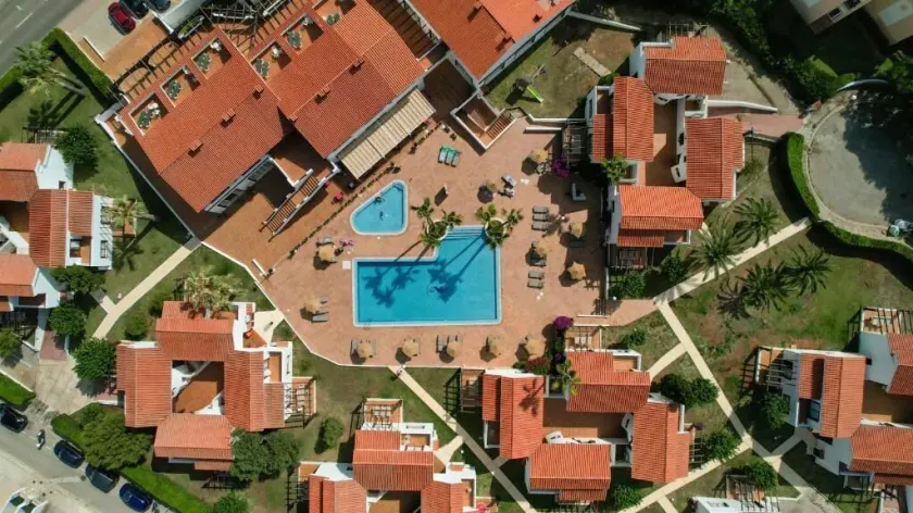 Aparthotel Nuramar - Image 1