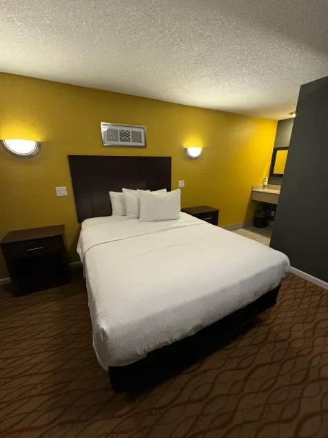 Cozy Rest Motel - Image 1