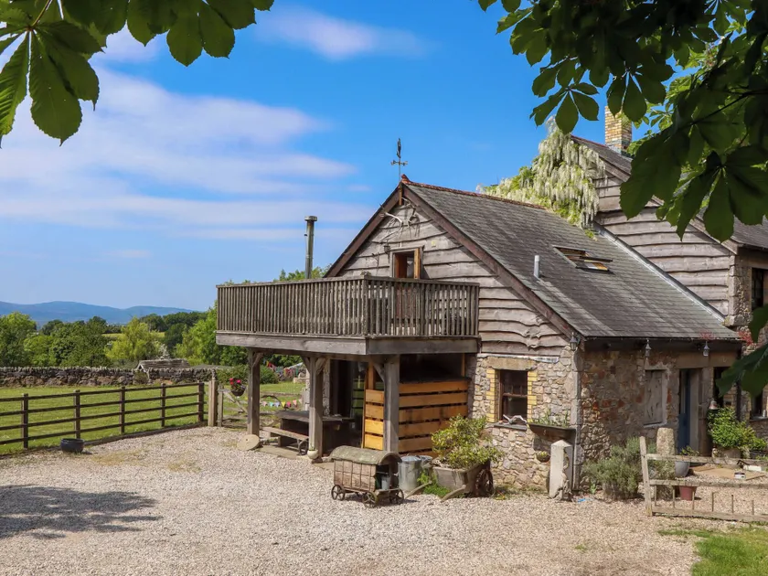 Buckleigh Lodge - Image 1