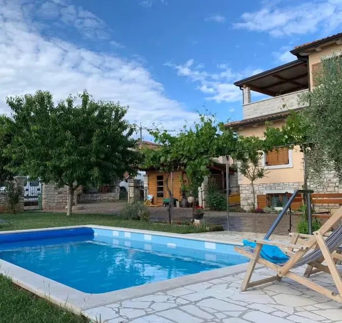 Flat With Shared Pool in Fiorini - Image 1