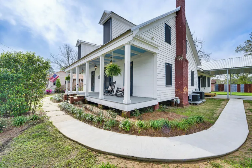 Historical 1835 Home in Grand Coteau! - Image 1
